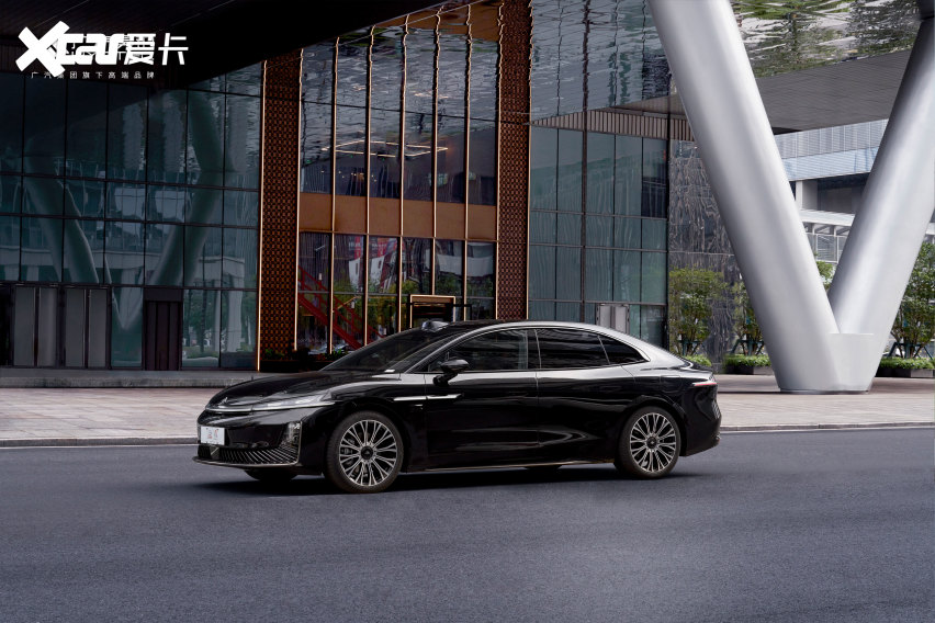 双智深度协同！昊铂 A800 定义旗舰新标杆