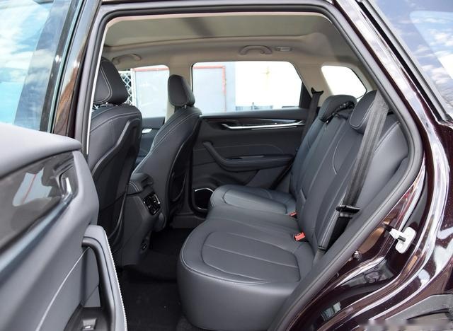 11万就能买中型SUV，1.8T爆231匹，却为何少人买？