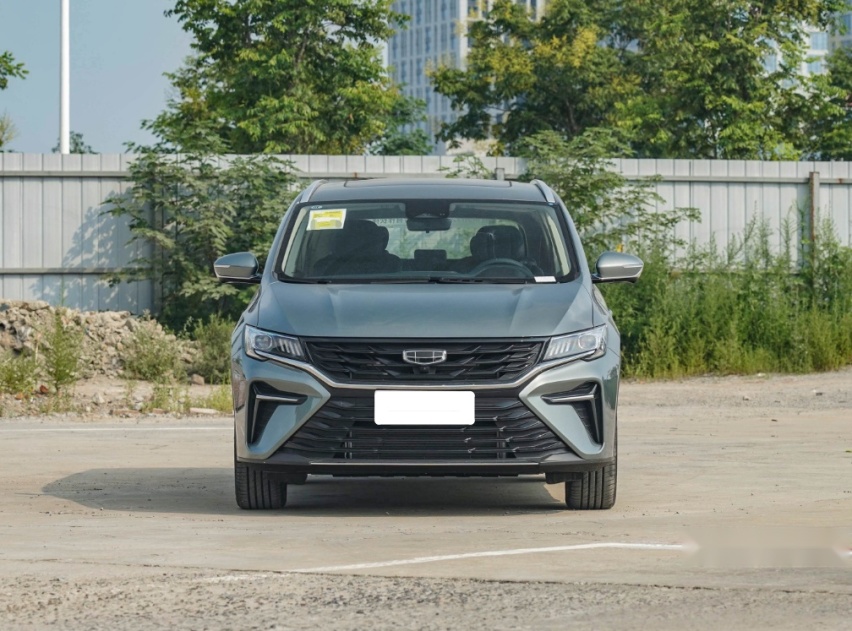吉利又一台7座车，配540°透明底盘，搭载1.5T油耗6.9L