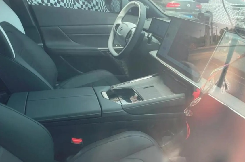 东风eπ008开启预热，六座中大型SUV，将于北京车展首发