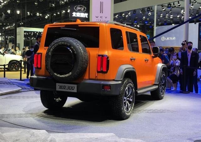 长城WEY全新硬派SUV:坦克300,三把锁+大梁底盘,还要什么牧马人