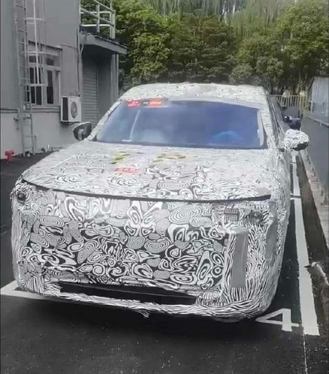 问界M8曝光，这设计能卖疯？！