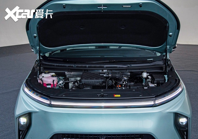 腾势D9 DM-i的正面对手,车长近5米3,搭载1.5T插混,上汽出品