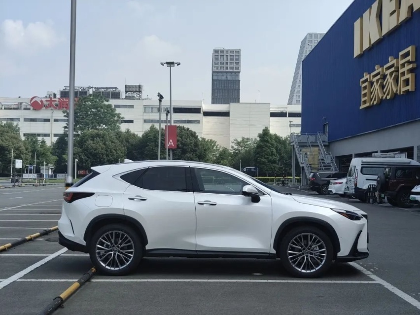 雷克萨斯NX 400h+：50万不买奔驰宝马的玄学