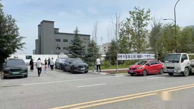 客流不降反增，理想ONE的停产，没有吓倒理想L8新车主