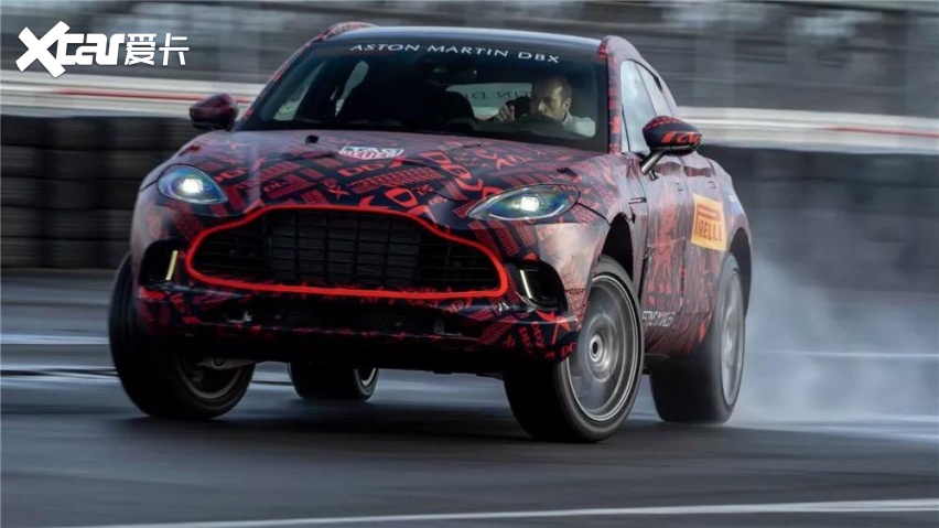 慢半拍的阿斯顿马丁dbx的动力也慢人家半拍