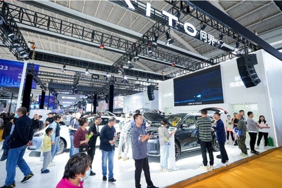 25万以内最好的SUV！ AITO问界新M7大五座亮相沈阳十一国际车展