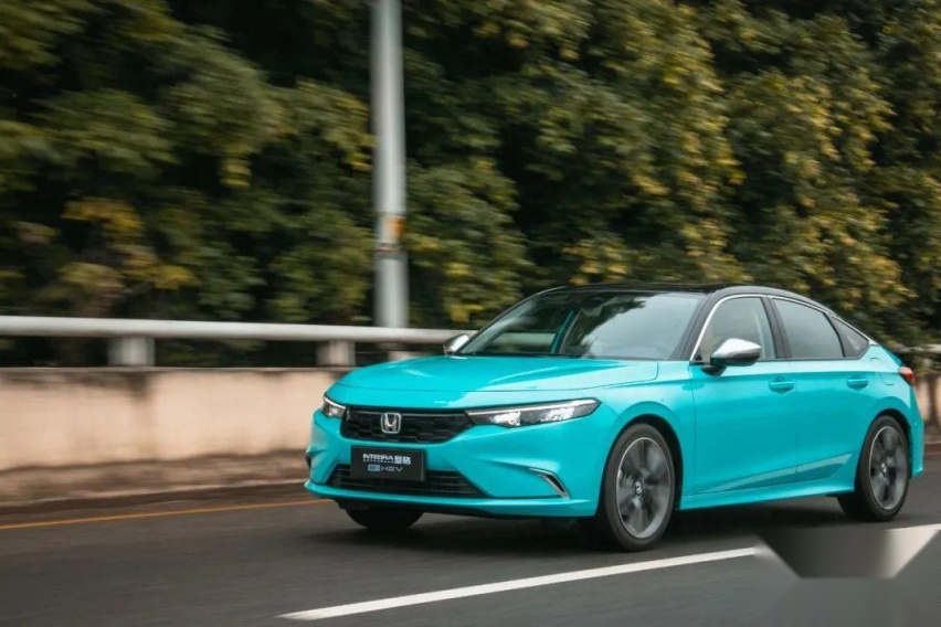 什么是年轻人该玩的车，五门轿跑型格HATCHBACK给你答案