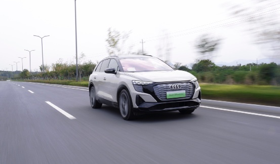 试驾奥迪Q5 e-tron，大厂出品比新势力更靠谱！