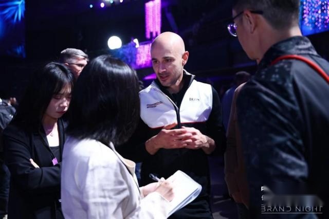 与保时捷的研发车手聊一聊