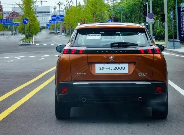 双车齐发，试驾标致e2008/2008，配3D全液晶仪表，能取代3008吗？