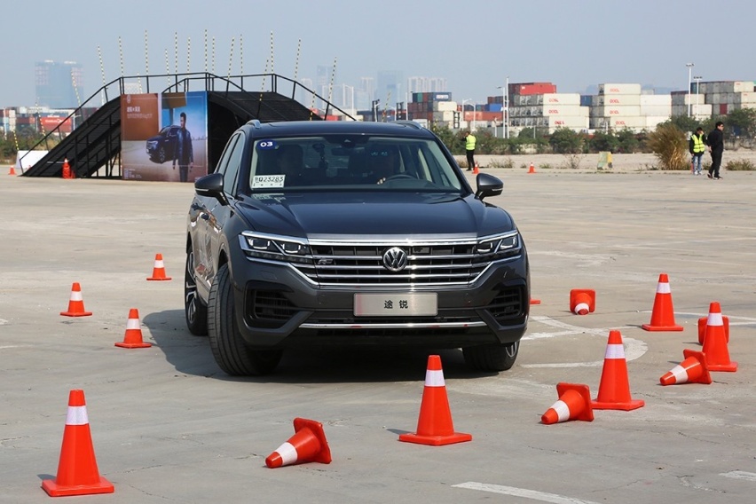 为什么是最具性价比豪华SUV？试驾全新大众途锐