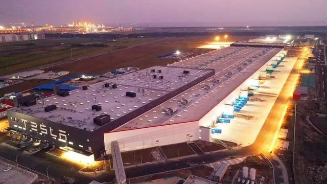 宁德时代、特斯拉：中美各有一朵“奇葩”