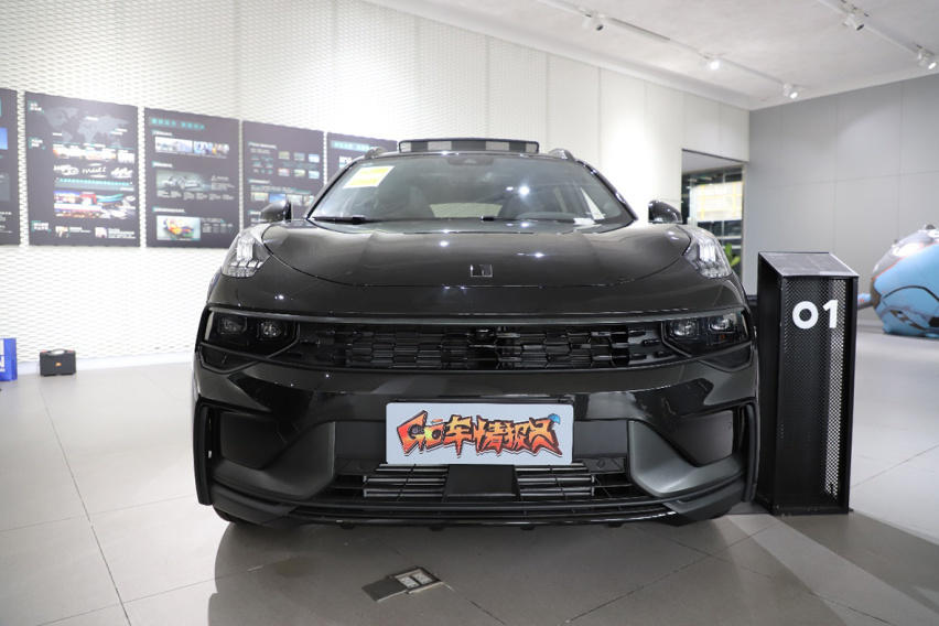 【帮你选车】内饰变化很彻底，领克01到店实拍