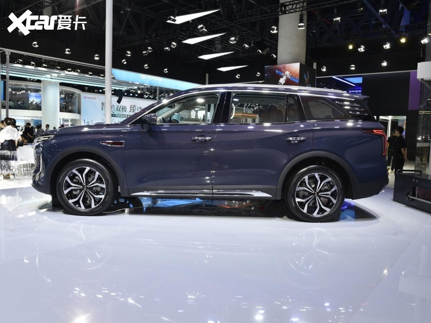 真正的C级豪华SUV，比奔驰GLE更大更强，价格却便宜44.4万