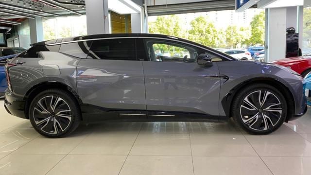 80多万买的高合HiPhi X，开一年亏20万，为什么赔钱也要出手？