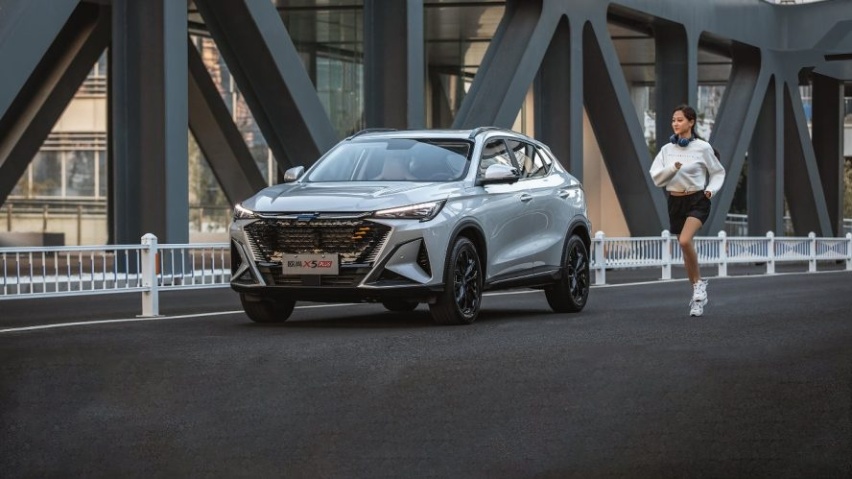 欧尚X5 PLUS携欧尚X5经典款齐上市，坐实年轻人第一台运动SUV
