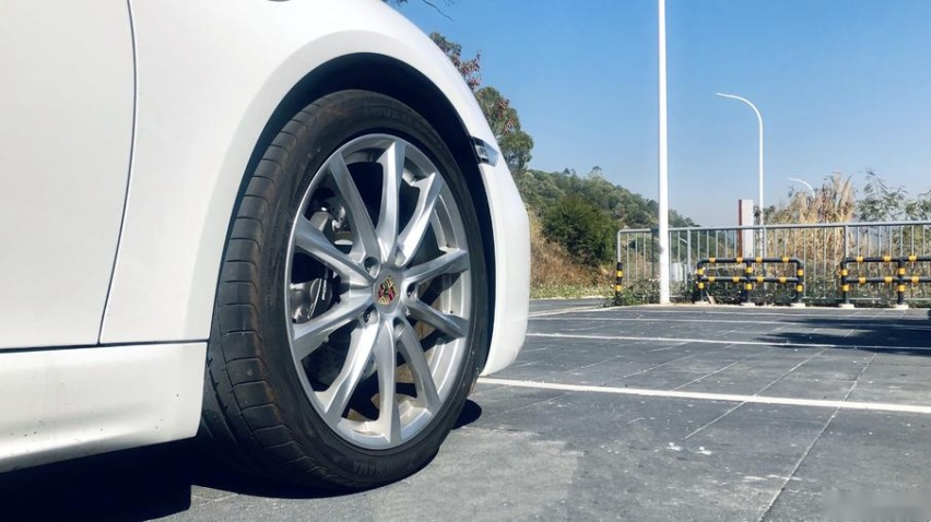 渣男：家庭就是累赘？聊聊保时捷718 Boxster