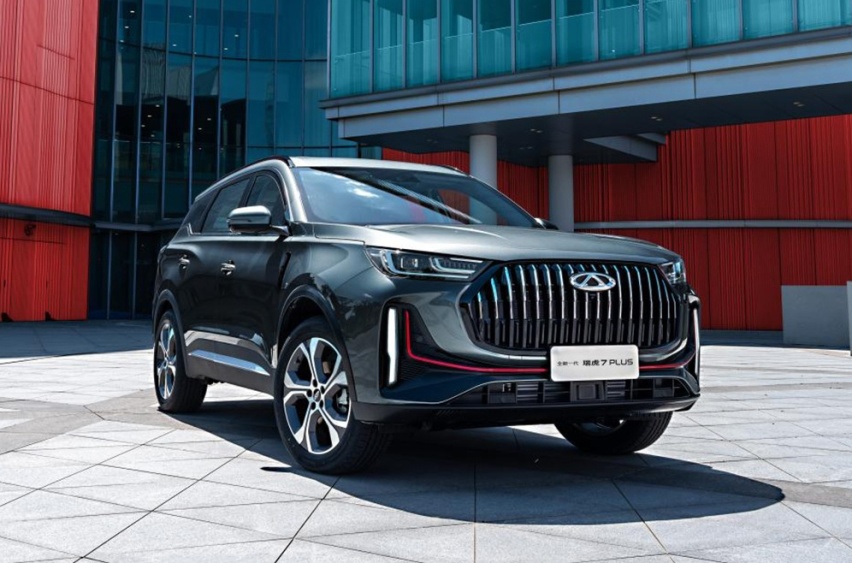 月薪8000买车，10万级热门SUV，哈弗初恋与瑞虎7 PLUS怎么选