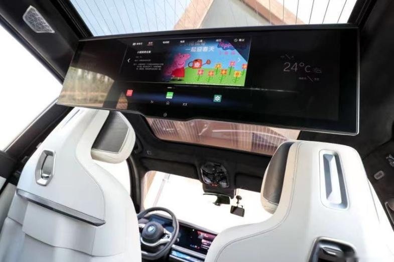 试驾BMW i7：当之无愧的纯电轿车天花板