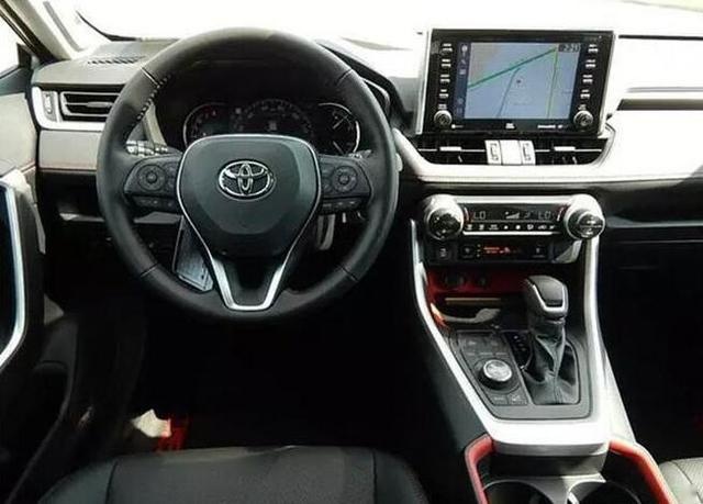 新款丰田RAV4 TRD海外实拍 将配备智能电控四驱系统