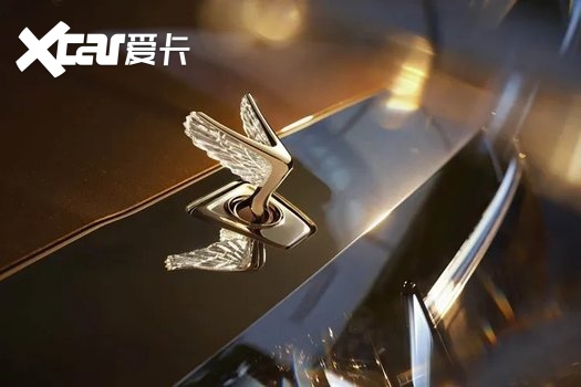 岚图梦想家9：立的不是车标，是中式豪华信仰