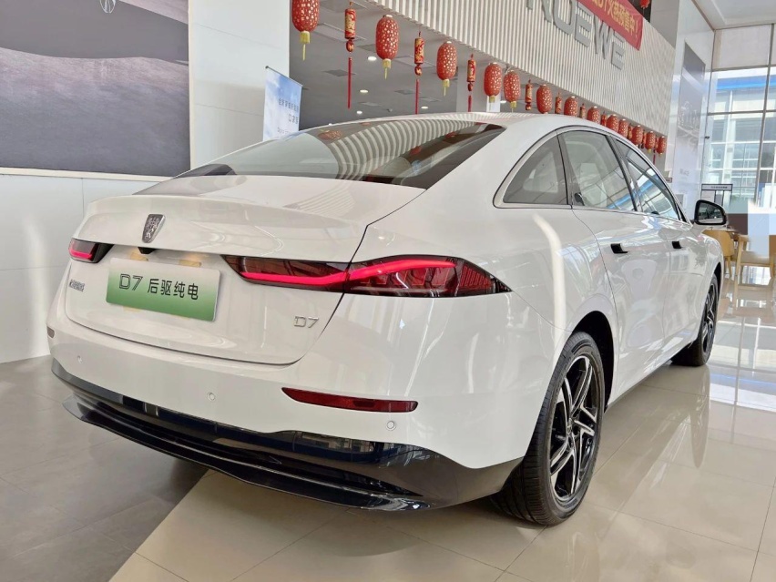 荣威D7 EV，14万多就能买到的“后驱纯电云感座驾”？