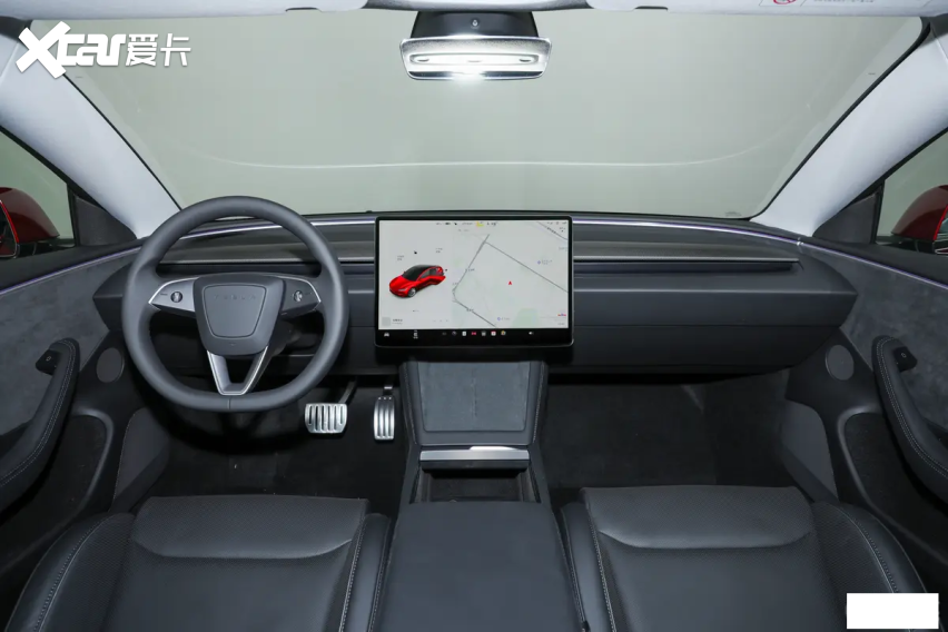 被国产围攻的特斯拉Model 3，又添了极越07新对手。