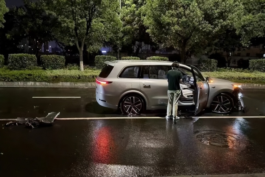 理想汽车为何频频翻车？