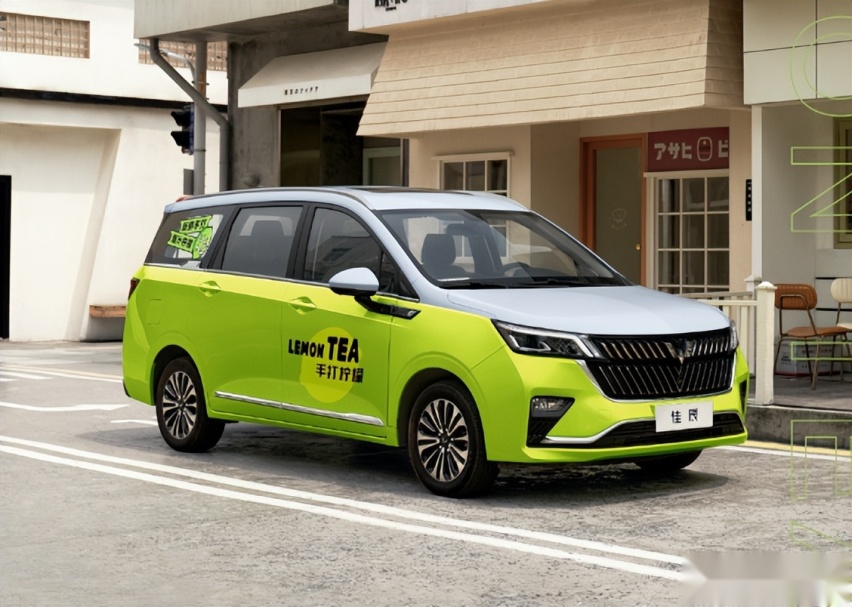 五菱推出佳辰改装车，长近4米8配7座，可赚钱+接待+露营，双色车身