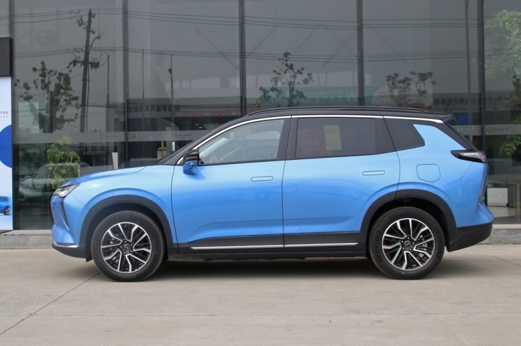 首款无人驾驶量产车  威马W6售16.98万元起