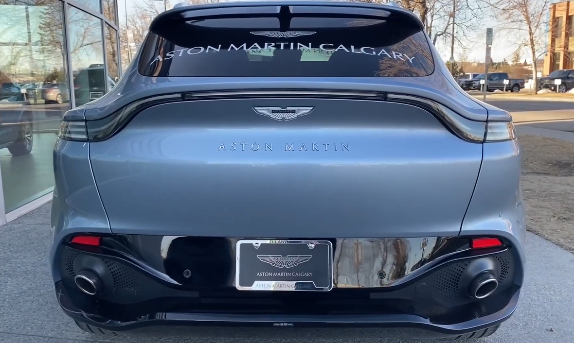 2021�˹�D�R��DBX�o�B�w�