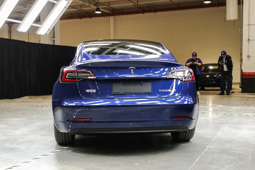 售价 35.58 万元 国产特斯拉 Model 3 首次曝光