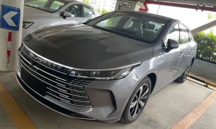 6.8秒破百的哈弗H6S、配置拉满的岚图FREE纯电城市版都上市了
