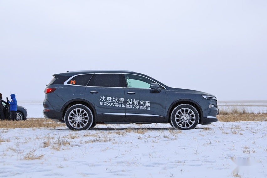 冰天雪地零下30度，开台4米9的大块头SUV也能爽飞？