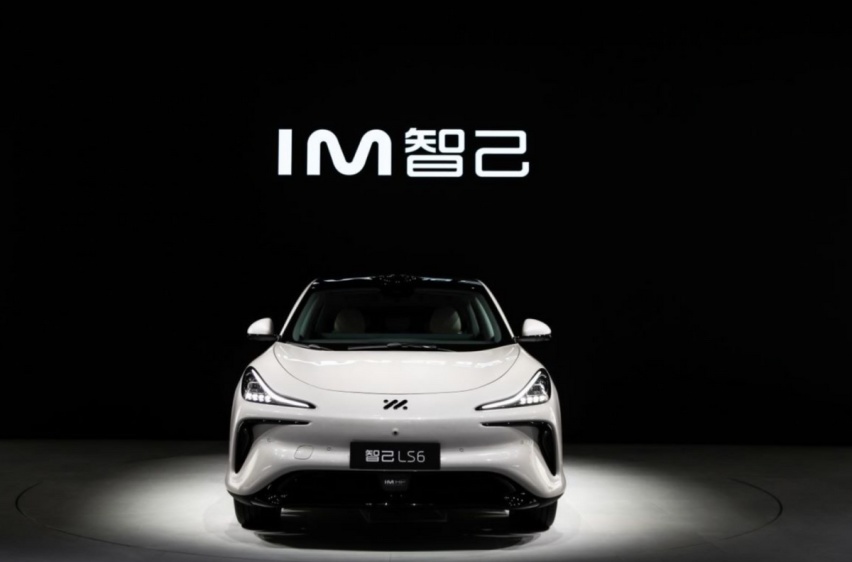 登顶20万级中大型纯电SUV新王，智己LS6有哪些特质值得入手