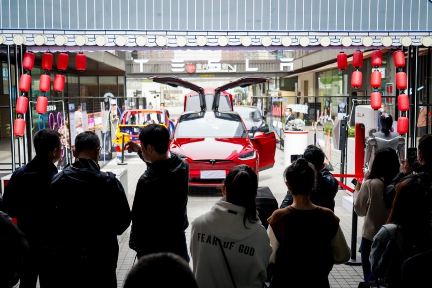 被马斯克称为“比汽车更有价值”的Tesla Bot人形机器人 来西安啦