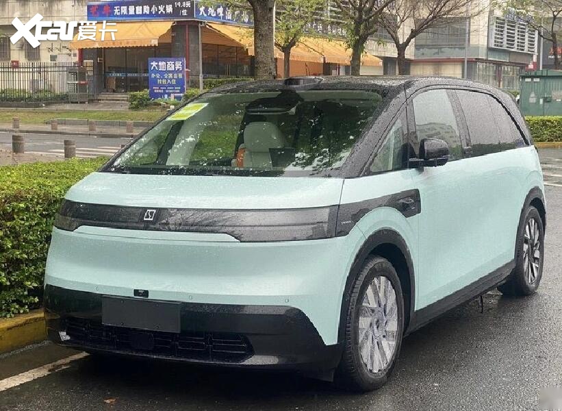 极氪mix实车现身,空间比肩别克gl8,配对开侧滑门 电动腿托-爱卡汽车爱