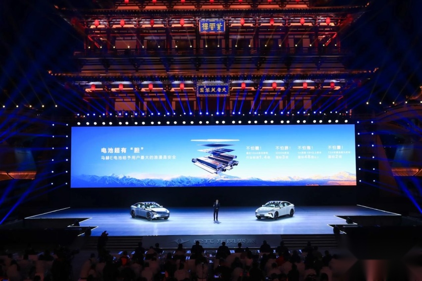 第壹台车：实力定义全能eπ007正式上市15.96万起！
