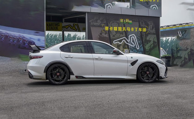 售158万元 全球限量500台 阿尔法·罗密欧Giulia GTA/G