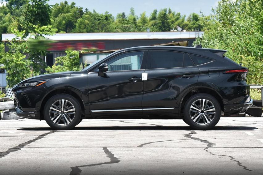 与汉兰达同为中型SUV，对标本田冠道，它到底有啥优势？