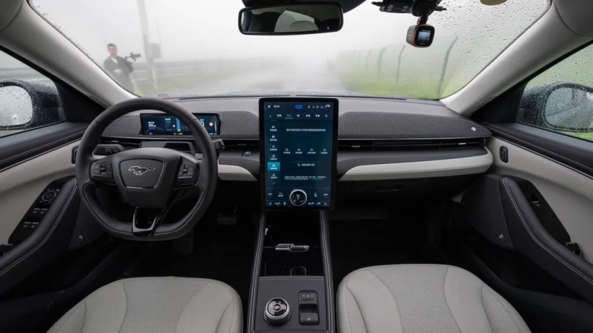 这是同价位唯一比 Model Y 好开的电动 SUV