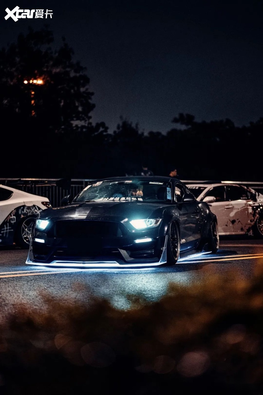 受父亲影响打造宽体福特Mustang，底盘灯让我成为