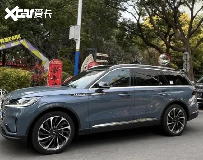 林肯飞行家:3.0T动力+重新定义三排豪华