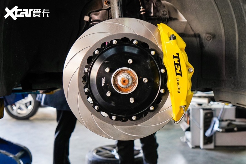 昂克赛拉升级改装TEI Racing P40NS刹车卡钳套件