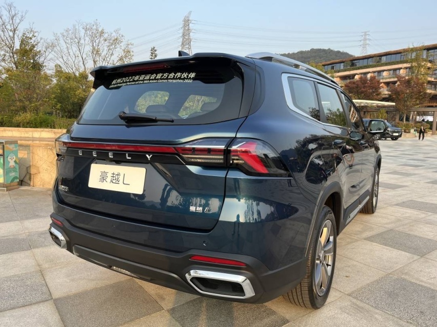 可选装侧边帐篷，十万级大七座SUV，吉利豪越L实拍首发