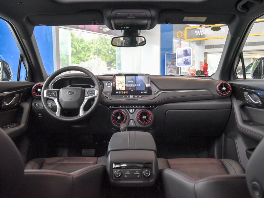 2.0T+9AT，车长近5米，开拓者上市售25.99万起