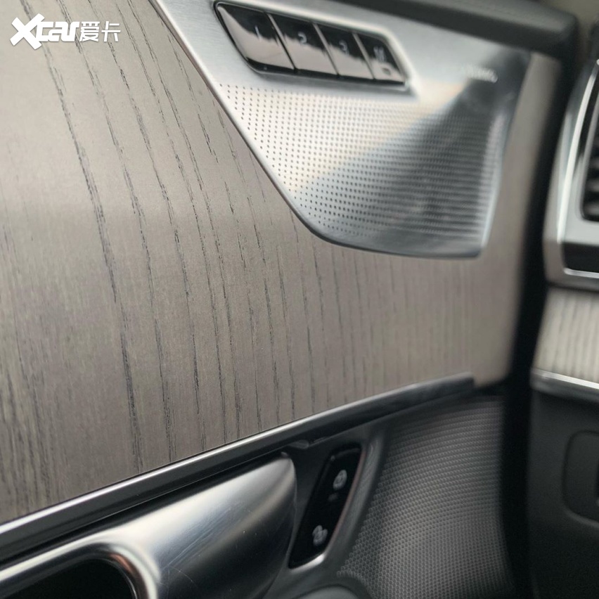 规整的大气风 沃尔沃XC90海外实车