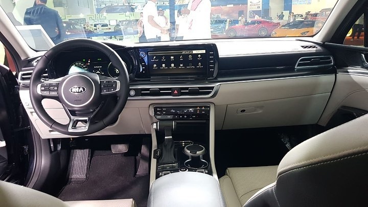 时尚又运动 全新起亚K5海外实车