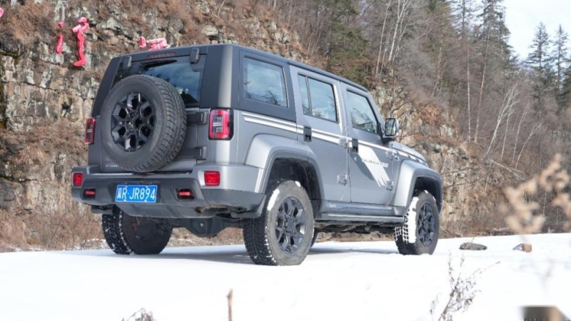 膜拜长白山 BJ40极限挑战冰与雪 驰骋大东北